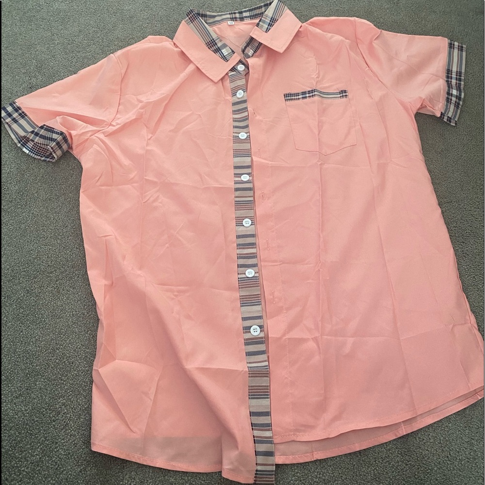 Men’s light weight button down shirt